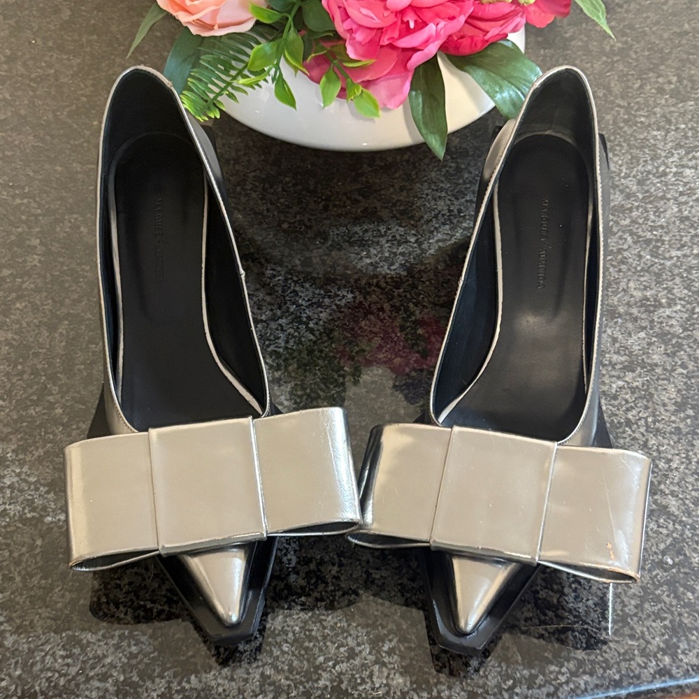 Patent Pointed-Toe Bow Pumps in Silver